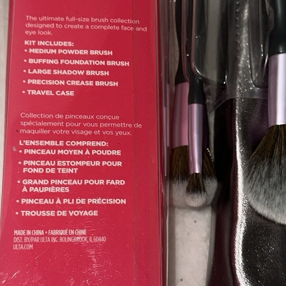 Ulta Beauty Flawless Face & Eye 4 Piece Makeup Brush Kit with Travel Case Purple